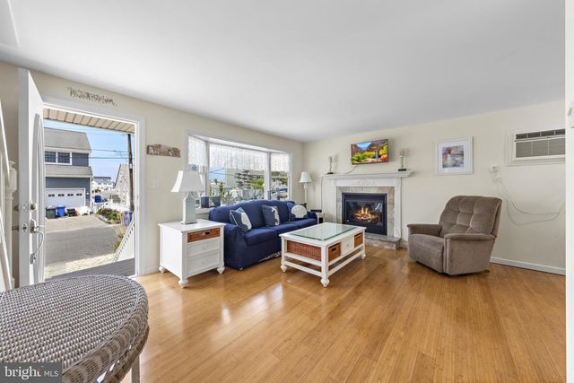 65 MYRTLE DR, Manahawkin, NJ 08050