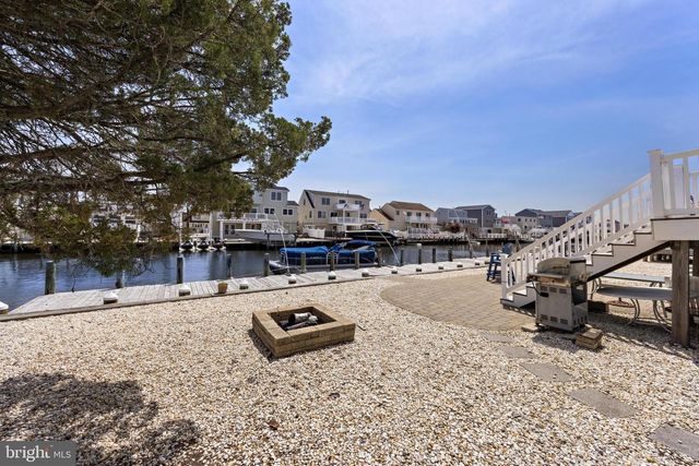 65 MYRTLE DR, Manahawkin, NJ 08050
