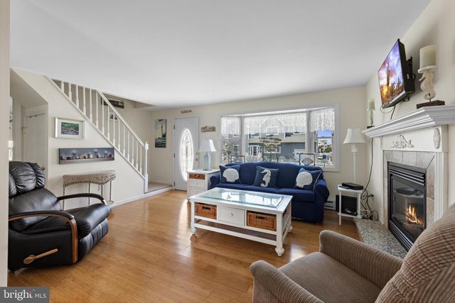 65 MYRTLE DR, Manahawkin, NJ 08050