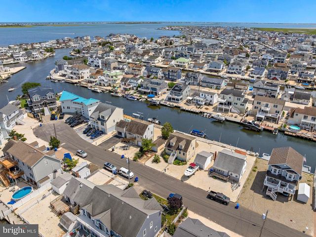 65 MYRTLE DR, Manahawkin, NJ 08050