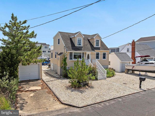 65 MYRTLE DR, Manahawkin, NJ 08050