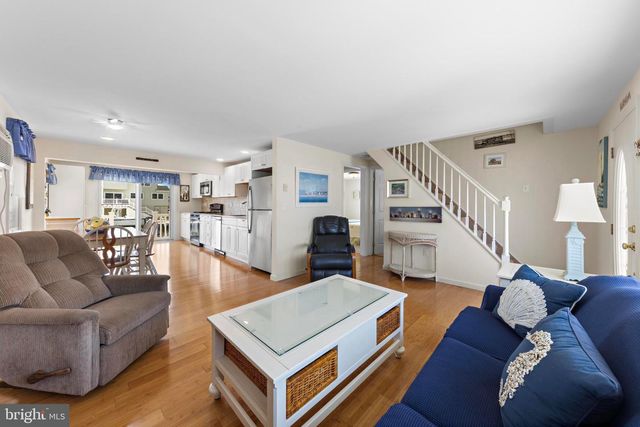 65 MYRTLE DR, Manahawkin, NJ 08050