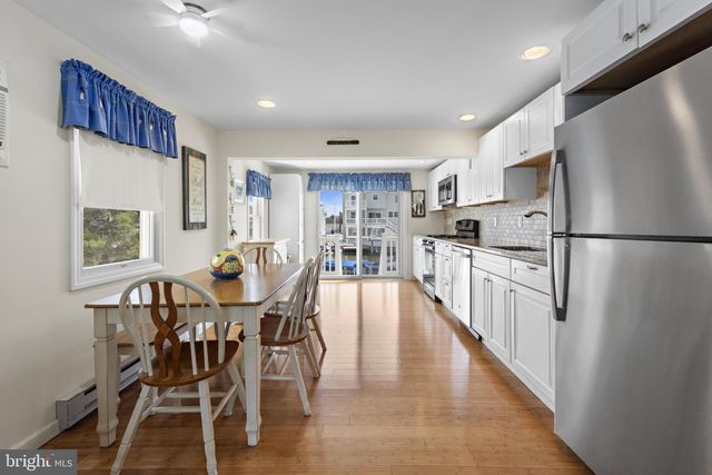65 MYRTLE DR, Manahawkin, NJ 08050
