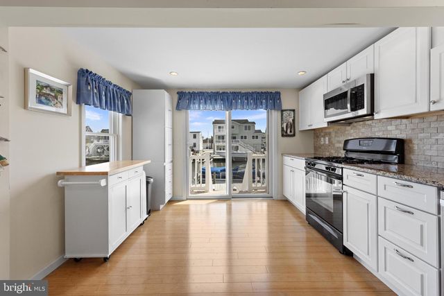 65 MYRTLE DR, Manahawkin, NJ 08050