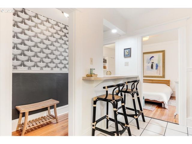 2109 Nw IRVING St, Portland, OR 97210