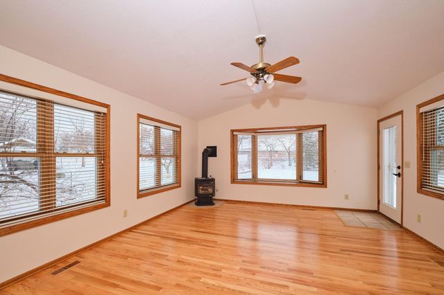 2214 Viola Heights Drive NE, Rochester, MN 55906