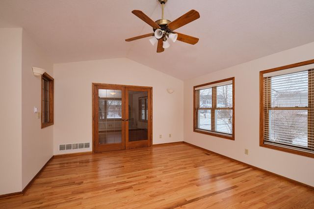 2214 Viola Heights Drive NE, Rochester, MN 55906