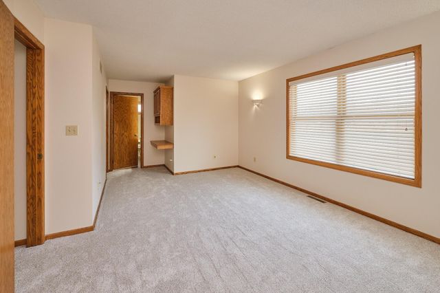 2214 Viola Heights Drive NE, Rochester, MN 55906