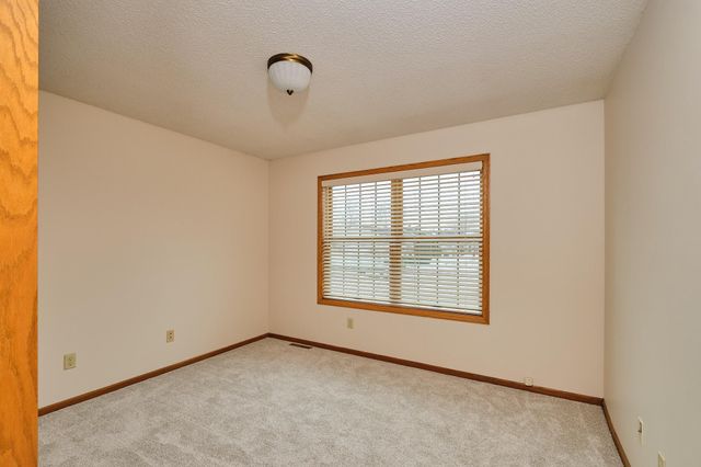 2214 Viola Heights Drive NE, Rochester, MN 55906