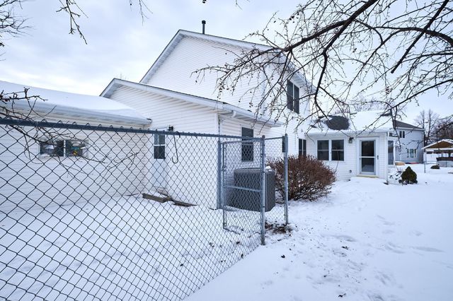 2214 Viola Heights Drive NE, Rochester, MN 55906