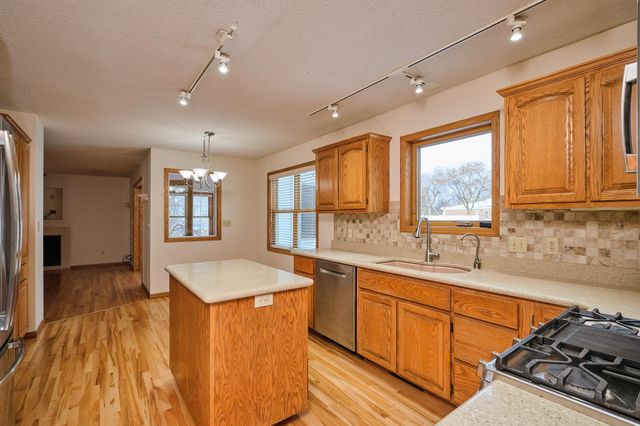 2214 Viola Heights Drive NE, Rochester, MN 55906