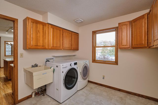 2214 Viola Heights Drive NE, Rochester, MN 55906