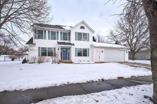 2214 Viola Heights Drive NE, Rochester, MN 55906