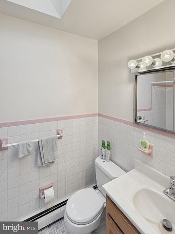562 LARKSPUR ST, Philadelphia, PA 19116
