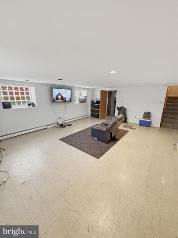 562 LARKSPUR ST, Philadelphia, PA 19116