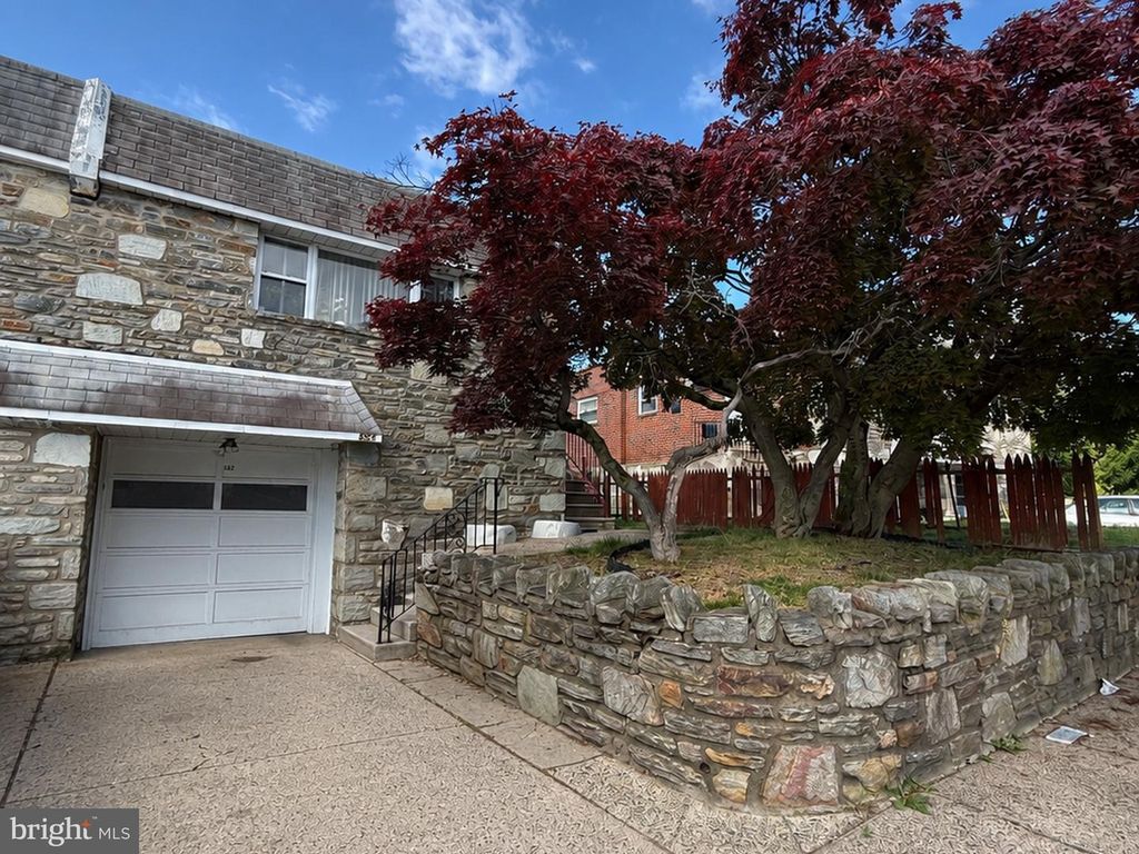 562 LARKSPUR ST, Philadelphia, PA 19116
