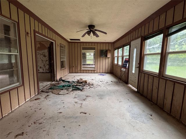 123 Shady Lane, Houston, TX 77336