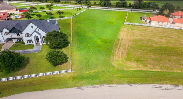 1111 Mulberry Farm Ln, Richmond, TX 77469