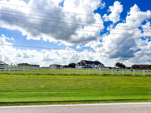 1111 Mulberry Farm Ln, Richmond, TX 77469