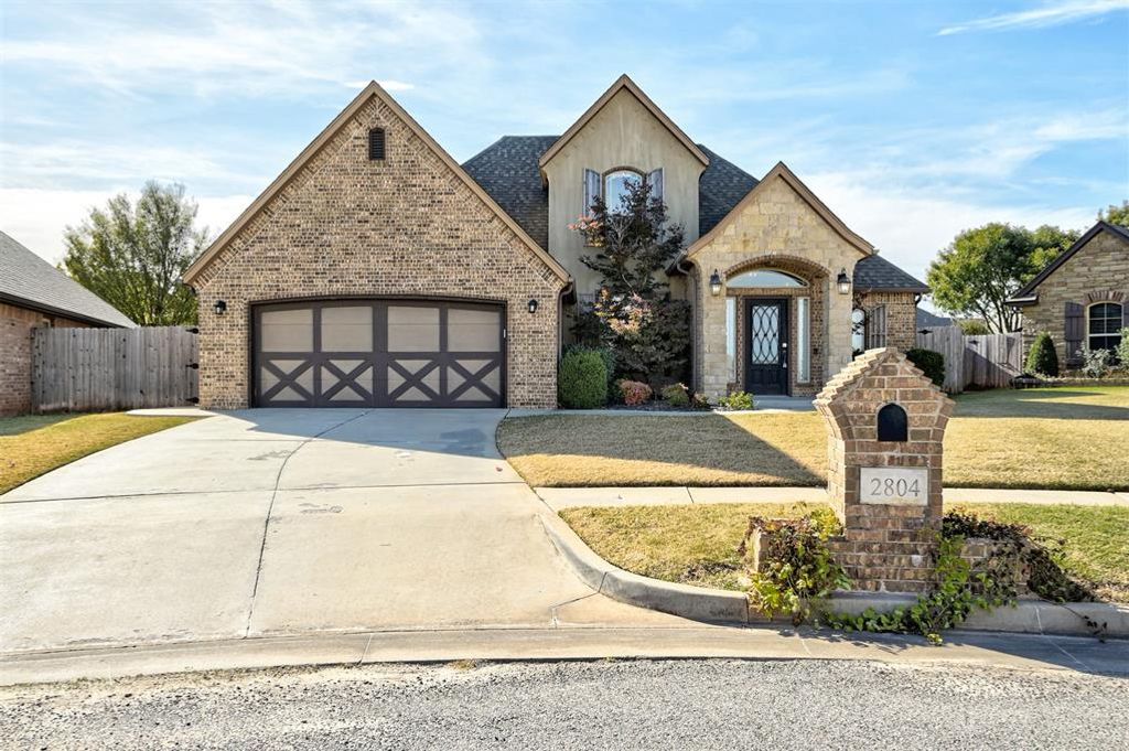 2804 SE 8th Street, Moore, OK 73160
