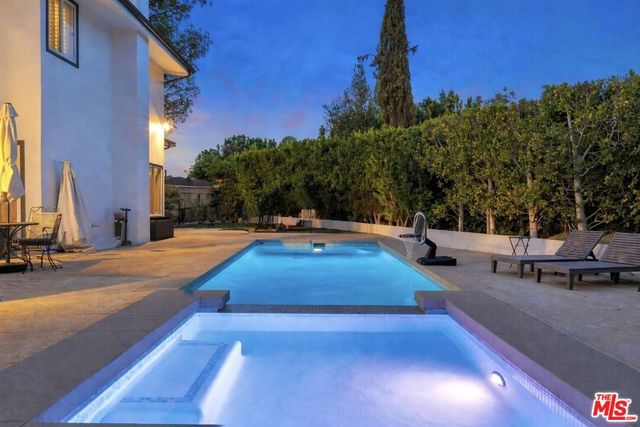 19410 Shenango Drive, Tarzana, CA 91356