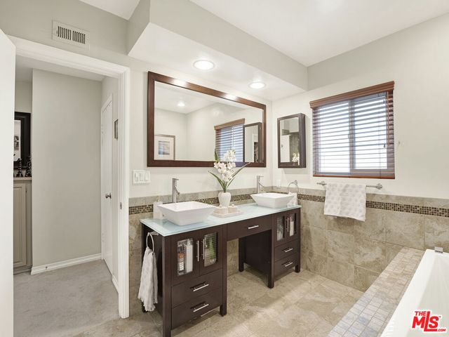 19410 Shenango Drive, Tarzana, CA 91356