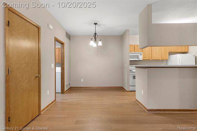 15705 Parkway Lane, Southgate, MI 48195