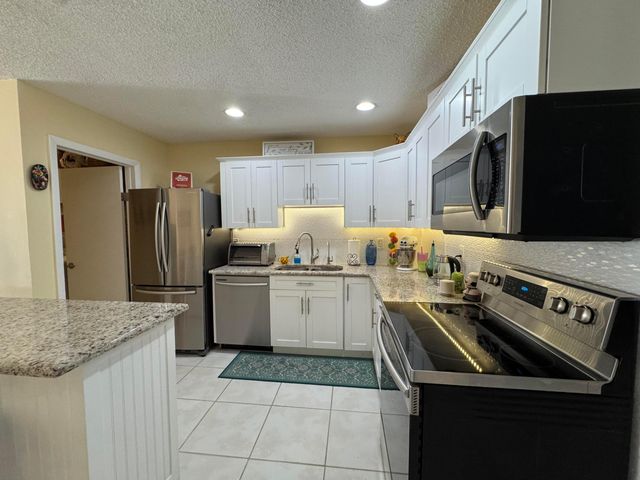 4815 Gladiator Circle, Greenacres, FL 33463