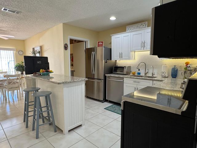 4815 Gladiator Circle, Greenacres, FL 33463