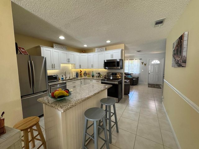 4815 Gladiator Circle, Greenacres, FL 33463
