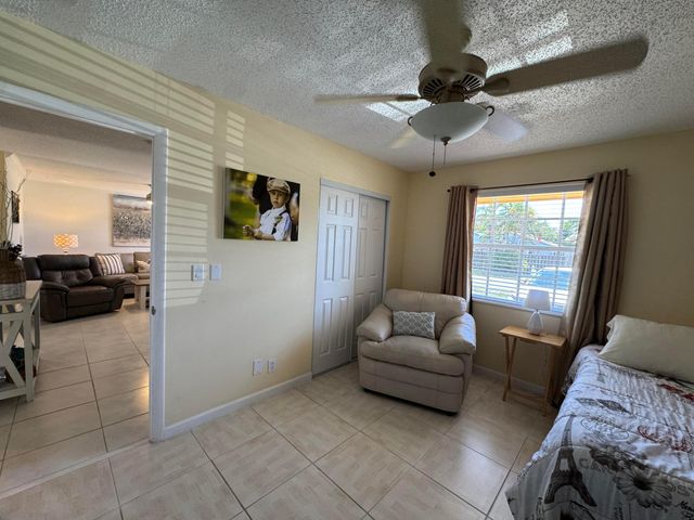 4815 Gladiator Circle, Greenacres, FL 33463