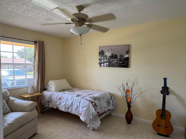 4815 Gladiator Circle, Greenacres, FL 33463