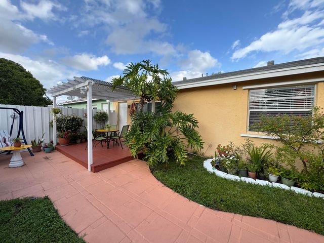4815 Gladiator Circle, Greenacres, FL 33463