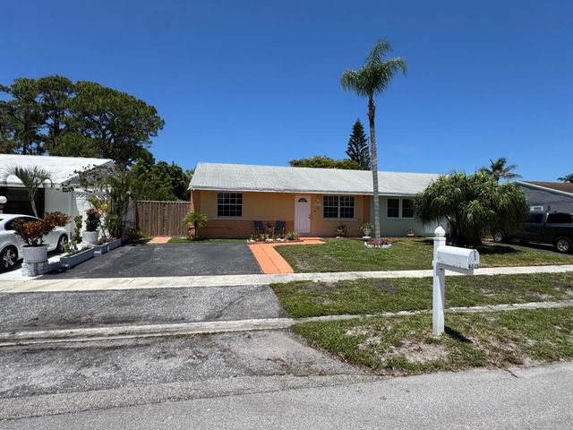 4815 Gladiator Circle, Greenacres, FL 33463
