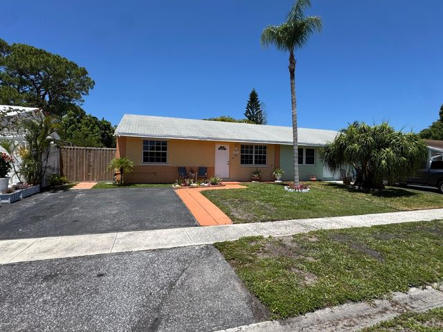 4815 Gladiator Circle, Greenacres, FL 33463
