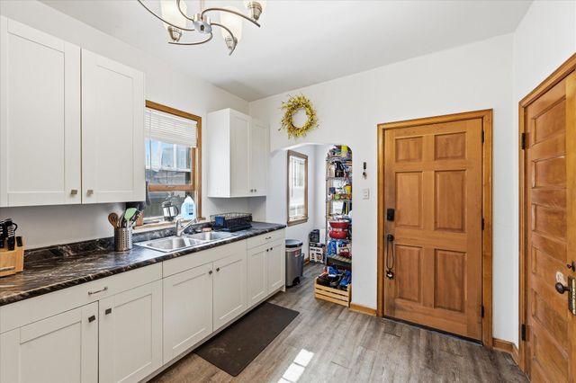 2840 28th Avenue S, Minneapolis, MN 55406