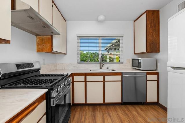 6379 Oakridge, San Diego, CA 92120