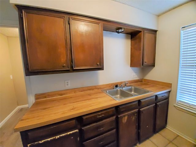 1002 Mulkey Lane, Denton, TX 76209