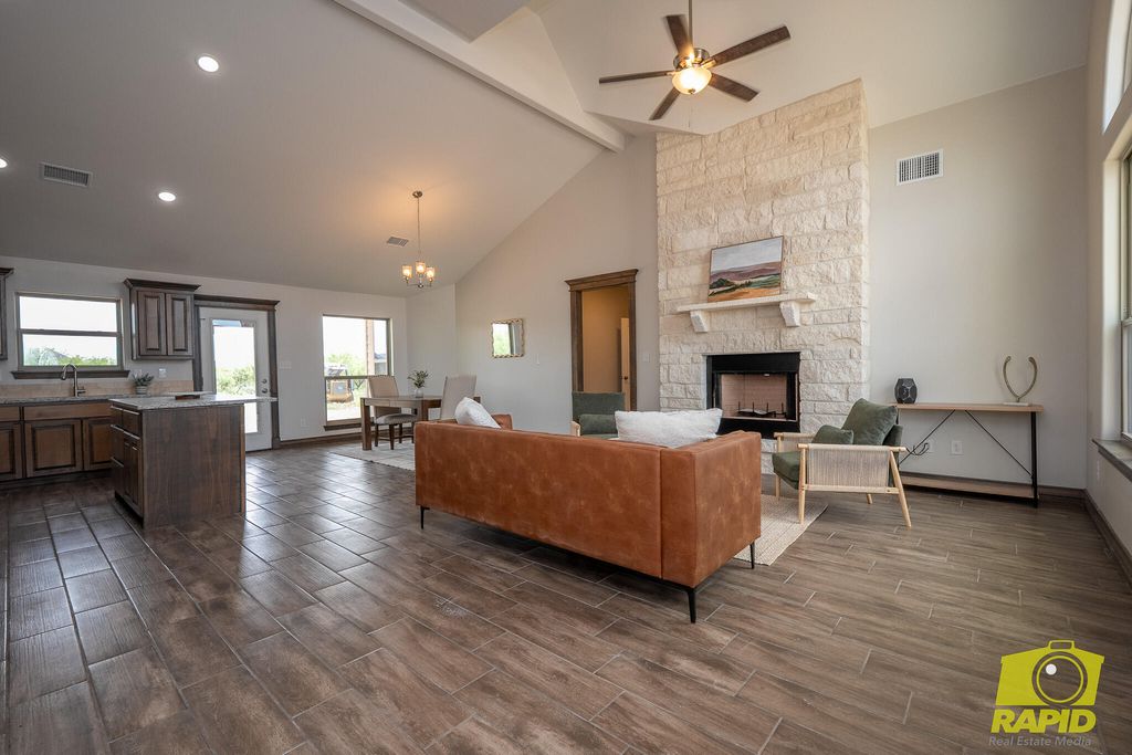 Image 4 of property listing at 9684 Jaguar Trail, San Angelo, TX 76901