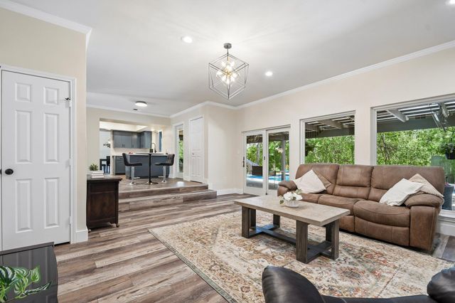 9203 Comburg DR, Austin, TX 78748