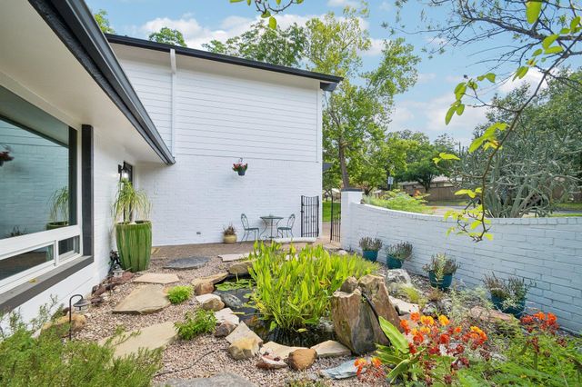 9203 Comburg DR, Austin, TX 78748