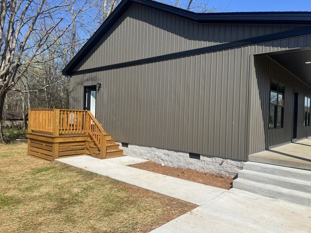 401 Hawkins St, Cowan, TN 37318