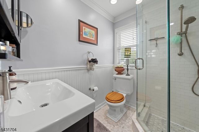 5 Leo Ter, Bloomfield Twp., NJ 07003