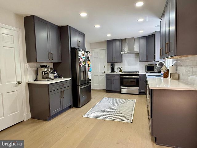 7302 HONEYWELL LN, Bethesda, MD 20814