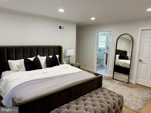 7302 HONEYWELL LN, Bethesda, MD 20814