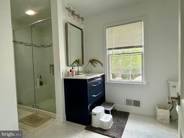 7302 HONEYWELL LN, Bethesda, MD 20814