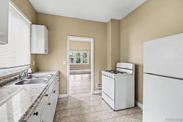 12842 Sussex Street, Detroit, MI 48227