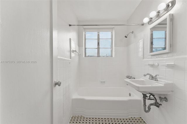 531 16th St, Miami Beach, FL 33139