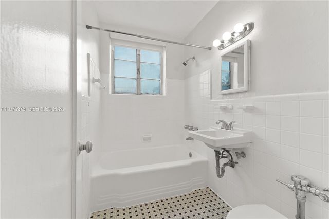 531 16th St, Miami Beach, FL 33139