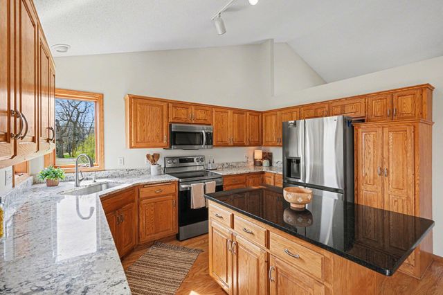 19077 Gladstone Boulevard N, Maple Grove, MN 55311